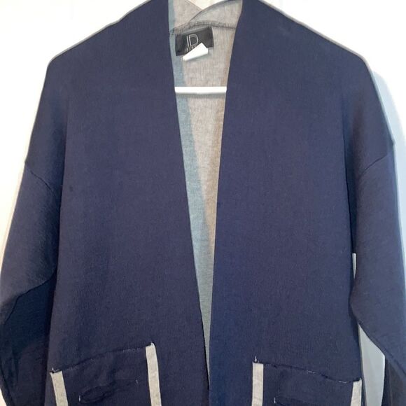 Identity sweater  - Picture 2 of 9